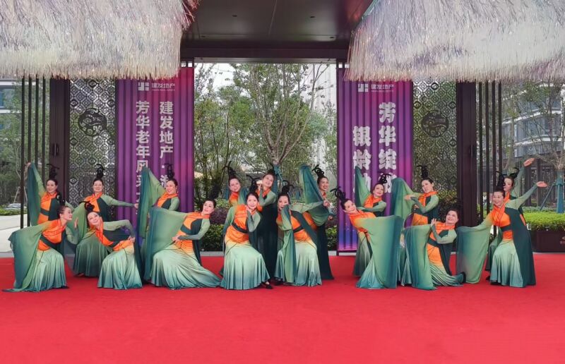 銀發(fā)風(fēng)采 再現(xiàn)芳華